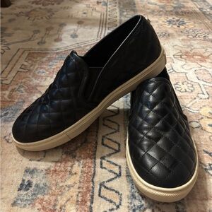 Steve Madden Black Quilted Flats